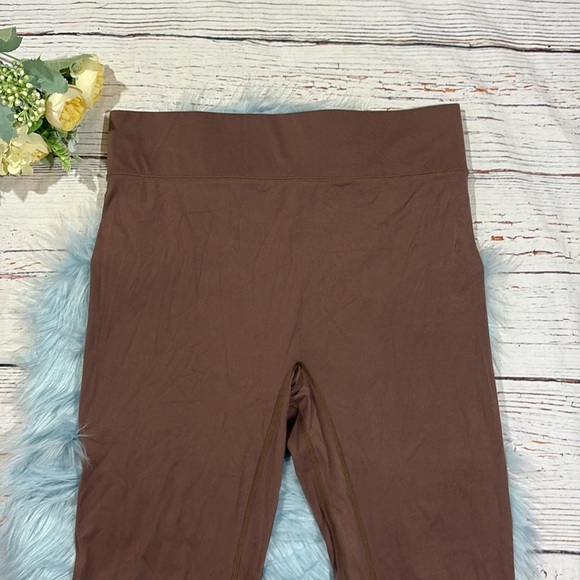 All Access High Rise Harmony Flare Legging in Cappuccino - Picture 5 of 9